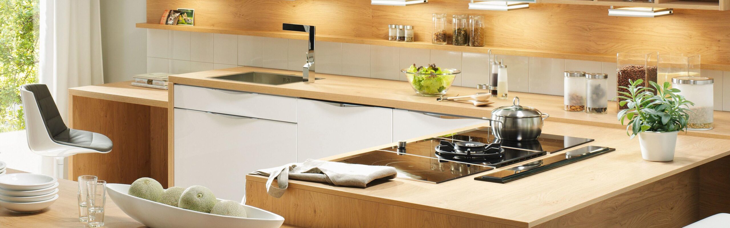 studioHR, DanKuchen Chromform kuhinja bijele boje visokog sjaja, slika 09